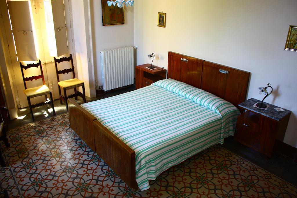 B&B Sotto I Pini Zafferana Etnea Buitenkant foto