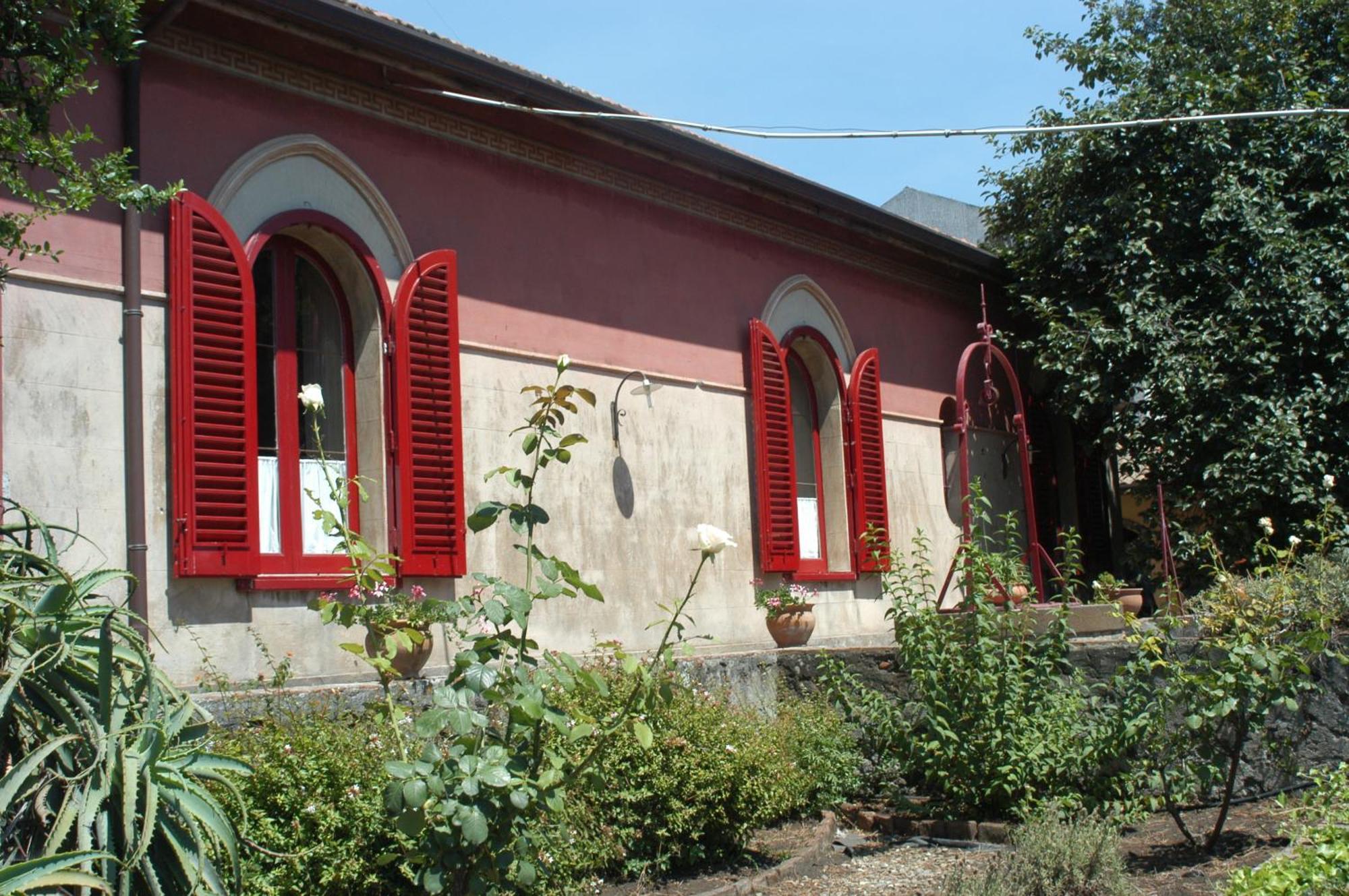 B&B Sotto I Pini Zafferana Etnea Buitenkant foto